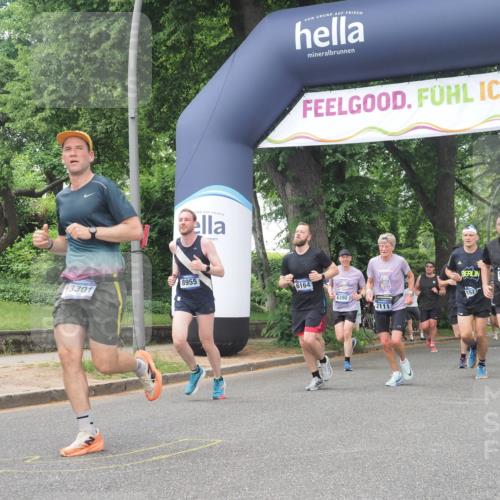 29.06.2025 - hella hamburg halbmarathon KatJ http://msf.ph/oto/8426982 29.06.2025 10:39:54 Zwischen KM18-KM19 1257, 1657, 2111, 2540, 2595, 4837, 5020, 6164, 7130, 7475, 8447 meine-sportfotos.de