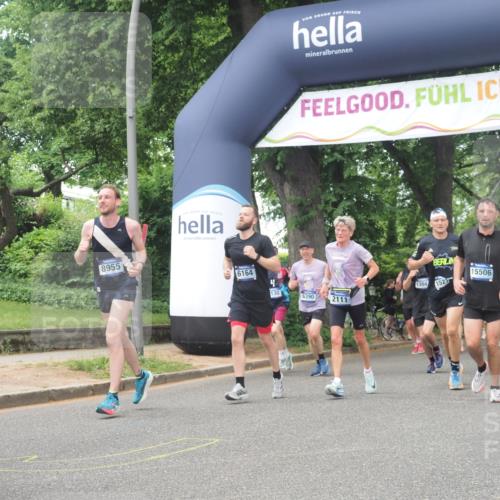 29.06.2025 - hella hamburg halbmarathon KatJ http://msf.ph/oto/8426999 29.06.2025 10:39:55 Zwischen KM18-KM19 1257, 1657, 1706, 2111, 2540, 2595, 4837, 6164, 7130, 7475, 8447 meine-sportfotos.de