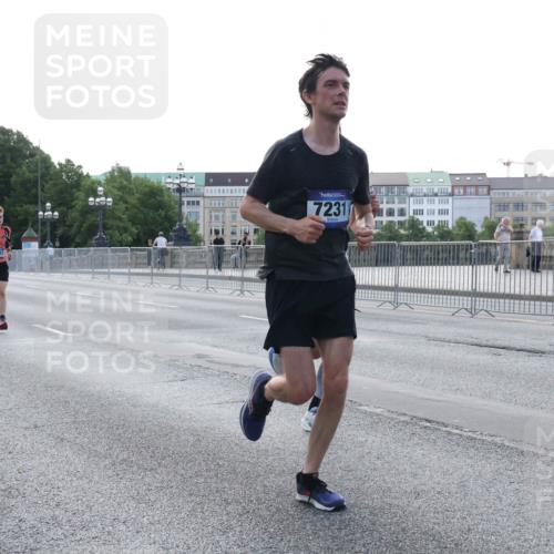 29.06.2025 - hella hamburg halbmarathon Lena Gebhardt http://msf.ph/oto/8427005 29.06.2025 09:44:05 Lombardsbrücke 7793, 7231, 1122, 1953, 2075, 2203, 2483, 3189, 3379, 5308, 5344, 7231, 7793, 8318, 8376, 8975, 9047, 9079, 9804, 10173, 10222, 10351, 10655, 10790, 11150, 13383, 13606, 13941, 15023, 15136, 15655, 17040, 17893, 18763, 18832 meine-sportfotos.de