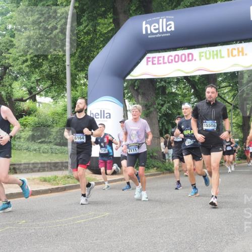 29.06.2025 - hella hamburg halbmarathon KatJ http://msf.ph/oto/8427028 29.06.2025 10:39:55 Zwischen KM18-KM19 1257, 1657, 1706, 2111, 2540, 2595, 4837, 6164, 7130, 7475, 8447 meine-sportfotos.de