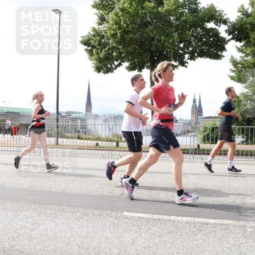 29.06.2025 - hella hamburg halbmarathon Lena Gebhardt http://msf.ph/oto/8427049 29.06.2025 10:43:34 Lombardsbrücke 1023, 1155, 1310, 1400, 1467, 1816, 1878, 2267, 2361, 2733, 2971, 3074, 3238, 3329, 3390, 3597, 3638, 4056, 4177, 4302, 4367, 4680, 4866, 5192, 5201, 5214, 5268, 5293, 5370, 5610, 5720, 5755, 5890, 6012, 6036, 6096, 6226, 6334, 6440, 6931, 6971, 6973, 7197, 7205, 7206, 7461, 7489, 7504, 7872, 7926, 8000, 8058, 8135, 8184, 8233, 8408, 8435, 8504, 9072, 9639, 9641, 9704, 9831, 9976, 10083, 10097, 10200, 10202 meine-sportfotos.de