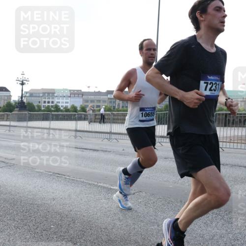 29.06.2025 - hella hamburg halbmarathon Lena Gebhardt http://msf.ph/oto/8427074 29.06.2025 09:44:06 Lombardsbrücke 10655, 7231, 56985, 1122, 1953, 2075, 2203, 2483, 3189, 3379, 5308, 5344, 7231, 7793, 8318, 8376, 8975, 9047, 9079, 9804, 10173, 10222, 10351, 10655, 10790, 11150, 13383, 13606, 13941, 15023, 15136, 15655, 17040, 17893, 18763, 18832 meine-sportfotos.de