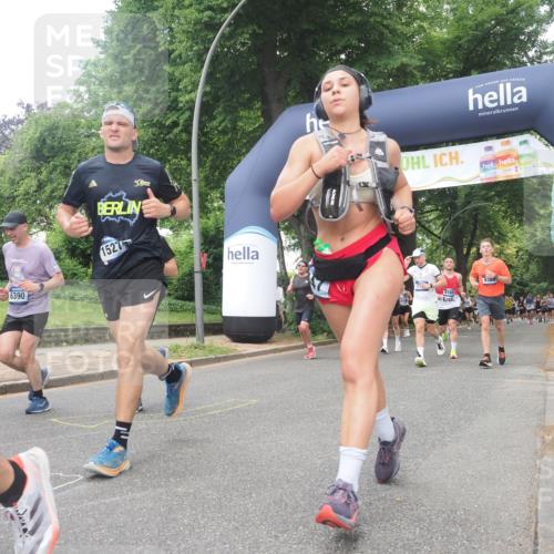 29.06.2025 - hella hamburg halbmarathon KatJ http://msf.ph/oto/8427102 29.06.2025 10:39:57 Zwischen KM18-KM19 1257, 1706, 2111, 2540, 2595, 4837, 5169, 5194, 6164, 6390, 7130, 7475, 7786, 8447 meine-sportfotos.de