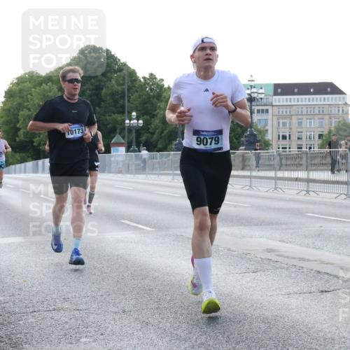 29.06.2025 - hella hamburg halbmarathon Lena Gebhardt http://msf.ph/oto/8427296 29.06.2025 09:44:10 Lombardsbrücke 0173, 9079, 1122, 1953, 2203, 2483, 2879, 3189, 3379, 5308, 5344, 7231, 7793, 8376, 8975, 9047, 9079, 9804, 10106, 10173, 10222, 10351, 10655, 10790, 11150, 13383, 13606, 13941, 14828, 15136, 15655, 16118, 17040, 17258, 18763, 18832 meine-sportfotos.de