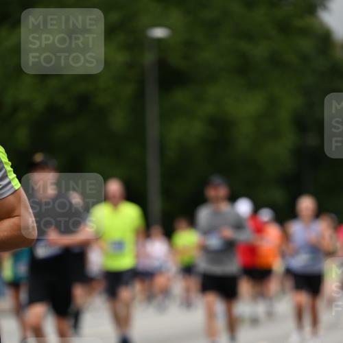 29.06.2025 - hella hamburg halbmarathon Dr. Thomas Lammeyer http://msf.ph/oto/8427325 29.06.2025 10:50:47 Kennedybrücke 1033, 1429, 1695, 1867, 1868, 1924, 1983, 2008, 2398, 2423, 2773, 2813, 2917, 3160, 3164, 3410, 4202, 4296, 4306, 4317, 4572, 5044, 5769, 5770, 6124, 6161, 6392, 8477, 8486, 9120, 9121, 9243, 9445, 10030, 10230, 10327, 10329, 10367, 11253, 11361 meine-sportfotos.de