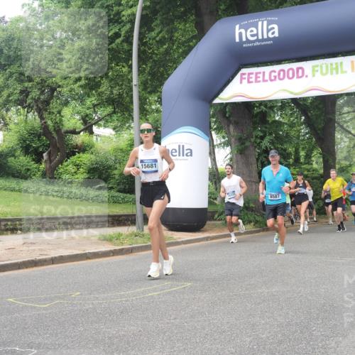 29.06.2025 - hella hamburg halbmarathon KatJ http://msf.ph/oto/8427326 29.06.2025 10:40:05 Zwischen KM18-KM19 2444, 3208, 3209, 5194, 8390, 8587 meine-sportfotos.de