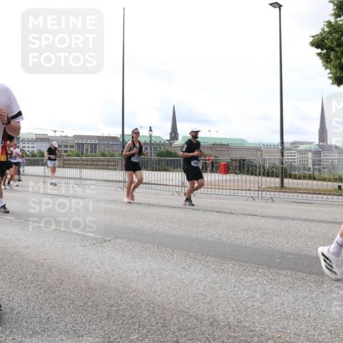 29.06.2025 - hella hamburg halbmarathon Lena Gebhardt http://msf.ph/oto/8427345 29.06.2025 10:19:29 Lombardsbrücke 2017, 7143, 1145, 1332, 1534, 1708, 1718, 1755, 2017, 2311, 2357, 2405, 2441, 2589, 2795, 2802, 2812, 2895, 2993, 2995, 3105, 3118, 3446, 3678, 4108, 4110, 4170, 4562, 4570, 4722, 4979, 5034, 5035, 5080, 5098, 5123, 5178, 5251, 5323, 5429, 5449, 5849, 5878, 6194, 6249, 6444, 6477, 6482, 6542, 6736, 6796, 6797, 6939, 7143, 7248, 7249, 7836, 8146, 8427, 8537, 8575, 8761, 8778, 9252, 9652, 9756, 9757, 9856, 10039, 10124, 10129, 10540, 10594 meine-sportfotos.de