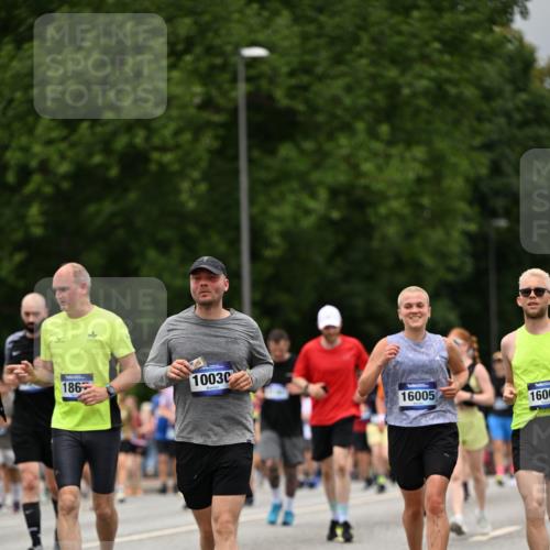 29.06.2025 - hella hamburg halbmarathon Dr. Thomas Lammeyer http://msf.ph/oto/8427394 29.06.2025 10:50:49 Kennedybrücke 1033, 1429, 1695, 1867, 1868, 1924, 1983, 2008, 2398, 2423, 2773, 2813, 2917, 3160, 3164, 3410, 4202, 4296, 4306, 4317, 4572, 5044, 5769, 5770, 6124, 6161, 6392, 8477, 8486, 9120, 9121, 9243, 9337, 9445, 10030, 10230, 10327, 10329, 10367, 11253, 11361 meine-sportfotos.de