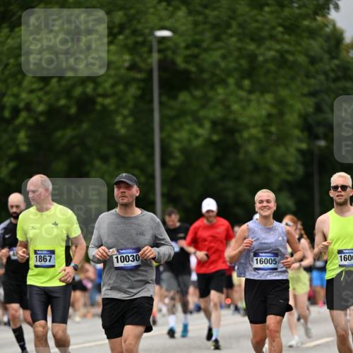 29.06.2025 - hella hamburg halbmarathon Dr. Thomas Lammeyer http://msf.ph/oto/8427399 29.06.2025 10:50:49 Kennedybrücke 1033, 1429, 1695, 1867, 1868, 1924, 1983, 2008, 2398, 2423, 2773, 2813, 2917, 3160, 3164, 3410, 4202, 4296, 4306, 4317, 4572, 5044, 5769, 5770, 6124, 6161, 6392, 8477, 8486, 9120, 9121, 9243, 9337, 9445, 10030, 10230, 10327, 10329, 10367, 11253, 11361 meine-sportfotos.de