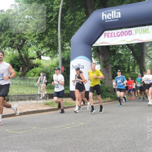 29.06.2025 - hella hamburg halbmarathon KatJ http://msf.ph/oto/8427413 29.06.2025 10:40:07 Zwischen KM18-KM19 2444, 3208, 3209, 3715, 4065, 5638, 8390, 8587, 8651 meine-sportfotos.de