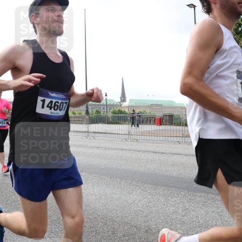 29.06.2025 - hella hamburg halbmarathon Lena Gebhardt http://msf.ph/oto/8427508 29.06.2025 10:06:43 Lombardsbrücke 15377, 5951, 14607, 10, 1245, 1766, 1993, 4666, 4868, 5807, 5845, 5951, 6314, 6572, 6664, 8290, 8744, 8960, 9560, 10214, 10283, 10297, 10736, 10886, 12371, 12418, 13475, 13863, 14607, 15113, 15145, 15377, 15462, 15537, 15858, 16554, 16692, 16933, 17059, 17174, 18042, 18343, 18381, 18575, 18577, 18652, 18828, 18910, 18913 meine-sportfotos.de