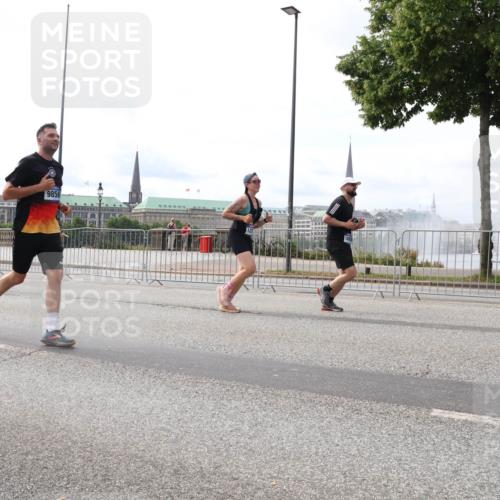 29.06.2025 - hella hamburg halbmarathon Lena Gebhardt http://msf.ph/oto/8427523 29.06.2025 10:19:30 Lombardsbrücke 5449, 9856, 1145, 1332, 1534, 1708, 1718, 1755, 2017, 2311, 2357, 2405, 2441, 2589, 2795, 2802, 2812, 2895, 2993, 2995, 3105, 3118, 3446, 3678, 4108, 4110, 4170, 4562, 4570, 4722, 4979, 5034, 5035, 5080, 5098, 5123, 5178, 5251, 5323, 5429, 5449, 5849, 5878, 6249, 6444, 6477, 6482, 6542, 6796, 6797, 6939, 7143, 7248, 7249, 7836, 8146, 8427, 8537, 8575, 8761, 8778, 9252, 9652, 9756, 9757, 9856, 10039, 10124, 10129, 10349, 10540, 10594 meine-sportfotos.de