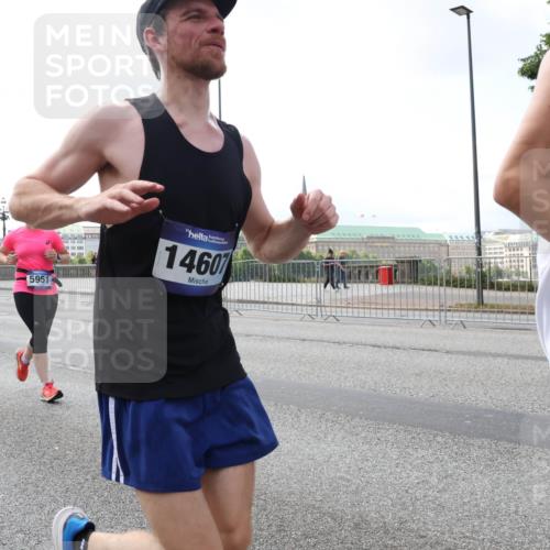 29.06.2025 - hella hamburg halbmarathon Lena Gebhardt http://msf.ph/oto/8427527 29.06.2025 10:06:43 Lombardsbrücke 15377, 5951, 14607, 1245, 1766, 1993, 4666, 4868, 5807, 5845, 5951, 6314, 6572, 6664, 8290, 8744, 8960, 9560, 10214, 10283, 10297, 10736, 10886, 12371, 12418, 13475, 13863, 14607, 15113, 15145, 15377, 15462, 15537, 15858, 16554, 16692, 16933, 17059, 17174, 18042, 18343, 18381, 18575, 18577, 18652, 18828, 18910, 18913 meine-sportfotos.de