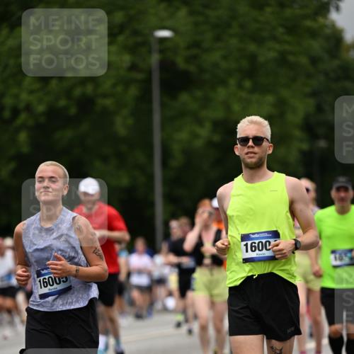 29.06.2025 - hella hamburg halbmarathon Dr. Thomas Lammeyer http://msf.ph/oto/8427542 29.06.2025 10:50:52 Kennedybrücke 1033, 1104, 1429, 1695, 1867, 1868, 1924, 2398, 2423, 2773, 2813, 2917, 3160, 3164, 3410, 3896, 4202, 4296, 4306, 4317, 4448, 4572, 5635, 5769, 5770, 6124, 6161, 6392, 8010, 8047, 8477, 8486, 8706, 9120, 9121, 9243, 9337, 9426, 9445, 9774, 10030, 10230, 10327, 10329, 10367, 11253, 11361 meine-sportfotos.de