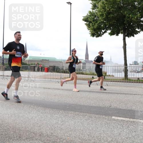 29.06.2025 - hella hamburg halbmarathon Lena Gebhardt http://msf.ph/oto/8427547 29.06.2025 10:19:30 Lombardsbrücke 9856, 1145, 1332, 1534, 1708, 1718, 1755, 2017, 2311, 2357, 2405, 2441, 2589, 2795, 2802, 2812, 2895, 2993, 2995, 3105, 3118, 3446, 3678, 4108, 4110, 4170, 4562, 4570, 4722, 4979, 5034, 5035, 5080, 5098, 5123, 5178, 5251, 5323, 5429, 5449, 5849, 5878, 6249, 6444, 6477, 6482, 6542, 6796, 6797, 6939, 7143, 7248, 7249, 7836, 8146, 8427, 8537, 8575, 8761, 8778, 9252, 9652, 9756, 9757, 9856, 10039, 10124, 10129, 10349, 10540, 10594 meine-sportfotos.de