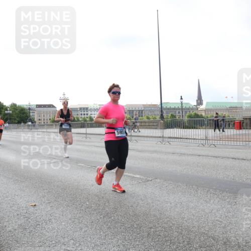 29.06.2025 - hella hamburg halbmarathon Lena Gebhardt http://msf.ph/oto/8427563 29.06.2025 10:06:43 Lombardsbrücke 13175, 15377, 5951, 1245, 1766, 1993, 4666, 4868, 5807, 5845, 5951, 6314, 6572, 6664, 8290, 8744, 8960, 9560, 10214, 10283, 10297, 10736, 10886, 12371, 12418, 13475, 13863, 14607, 15113, 15145, 15377, 15462, 15537, 15858, 16554, 16692, 16933, 17059, 17174, 18042, 18343, 18381, 18575, 18577, 18652, 18828, 18910, 18913 meine-sportfotos.de