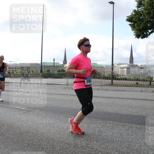29.06.2025 - hella hamburg halbmarathon Lena Gebhardt http://msf.ph/oto/8427630 29.06.2025 10:06:44 Lombardsbrücke 15377, 595, 1245, 1766, 1993, 4666, 4868, 5807, 5845, 5951, 6314, 6572, 6664, 8290, 8744, 8960, 9560, 10214, 10283, 10297, 10736, 10886, 12371, 12418, 13475, 13863, 14607, 15113, 15145, 15377, 15462, 15537, 15858, 16554, 16692, 16933, 17059, 17174, 18042, 18343, 18381, 18575, 18577, 18652, 18828, 18910, 18913 meine-sportfotos.de