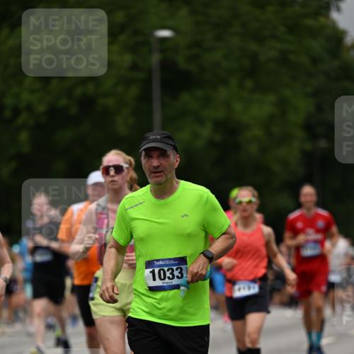29.06.2025 - hella hamburg halbmarathon Dr. Thomas Lammeyer http://msf.ph/oto/8427637 29.06.2025 10:50:55 Kennedybrücke 1033, 1100, 1104, 1429, 1867, 1868, 1924, 2423, 2697, 2773, 2813, 2917, 3160, 3164, 3410, 3896, 4104, 4202, 4296, 4306, 4317, 4448, 4572, 5635, 5769, 5770, 5854, 5892, 6124, 6161, 6392, 6623, 8010, 8047, 8477, 8486, 8706, 9120, 9121, 9243, 9337, 9426, 9445, 9774, 9949, 10030, 10230, 10327, 10329, 11253, 11361, 11408 meine-sportfotos.de