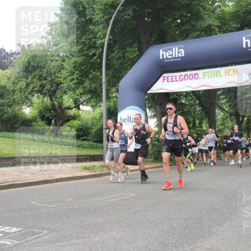 29.06.2025 - hella hamburg halbmarathon KatJ http://msf.ph/oto/8427688 29.06.2025 10:40:15 Zwischen KM18-KM19 1151, 1258, 2208, 3715, 3952, 4029, 5378, 5638, 6481, 7896, 8273, 8651 meine-sportfotos.de