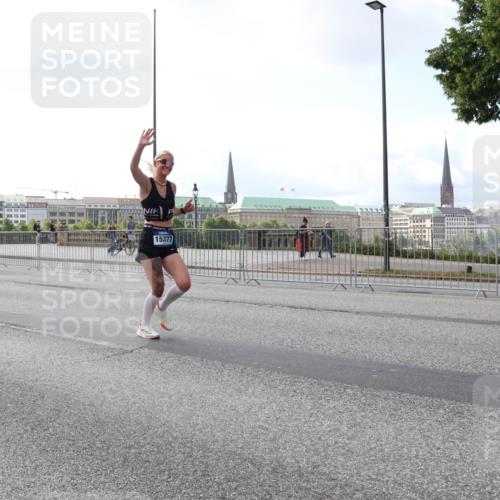 29.06.2025 - hella hamburg halbmarathon Lena Gebhardt http://msf.ph/oto/8427717 29.06.2025 10:06:45 Lombardsbrücke 15377, 1245, 1766, 1993, 4666, 4868, 5807, 5845, 5951, 6314, 6572, 6664, 8290, 8744, 8960, 9560, 10214, 10283, 10297, 10736, 10886, 12371, 12418, 13475, 13863, 14607, 15113, 15145, 15377, 15462, 15537, 15858, 16554, 16692, 16933, 17059, 17174, 18042, 18343, 18381, 18575, 18577, 18652, 18828, 18910, 18913 meine-sportfotos.de