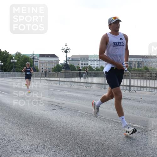 29.06.2025 - hella hamburg halbmarathon Lena Gebhardt http://msf.ph/oto/8427774 29.06.2025 09:44:15 Lombardsbrücke 14828, 15655, 10790, 42, 195, 1122, 1953, 2483, 2879, 3075, 3189, 3379, 5308, 5344, 7231, 7793, 8376, 8975, 9047, 9079, 9804, 10106, 10173, 10222, 10655, 10790, 11150, 11877, 13383, 13606, 13779, 14828, 15655, 16118, 17040, 17258, 18832 meine-sportfotos.de