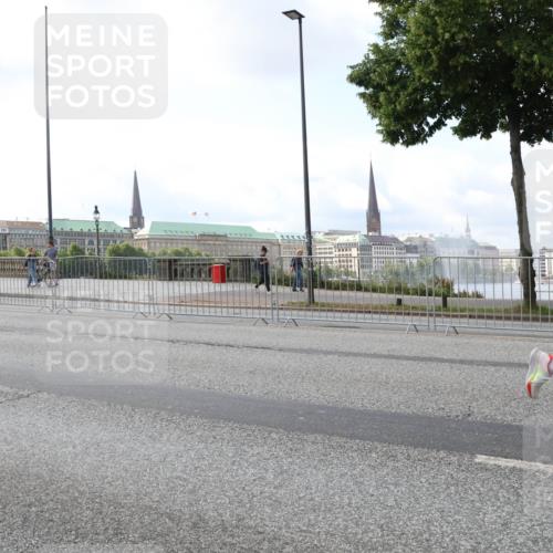 29.06.2025 - hella hamburg halbmarathon Lena Gebhardt http://msf.ph/oto/8427875 29.06.2025 10:06:46 Lombardsbrücke 1245, 1766, 1993, 4666, 5807, 5845, 5951, 6572, 6664, 8290, 8744, 8960, 9560, 10214, 10283, 10297, 10736, 10886, 12371, 12418, 13475, 13863, 14607, 15113, 15377, 15462, 15537, 15858, 16554, 16692, 16933, 17059, 17174, 18042, 18343, 18381, 18575, 18577, 18652, 18828, 18910, 18913 meine-sportfotos.de
