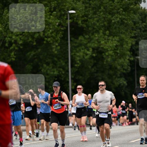 29.06.2025 - hella hamburg halbmarathon Dr. Thomas Lammeyer http://msf.ph/oto/8427893 29.06.2025 10:51:01 Kennedybrücke 1004, 1033, 1100, 1104, 1429, 1867, 1868, 1924, 1999, 2423, 2662, 2665, 2697, 2773, 2813, 3410, 3896, 4104, 4202, 4296, 4306, 4317, 4448, 4483, 4572, 5635, 5769, 5770, 5854, 5892, 6392, 6623, 7073, 7268, 7364, 7368, 7374, 8010, 8047, 8486, 8706, 9120, 9121, 9243, 9337, 9426, 9445, 9774, 9949, 10030, 10327, 10329, 11253, 11361, 11408 meine-sportfotos.de