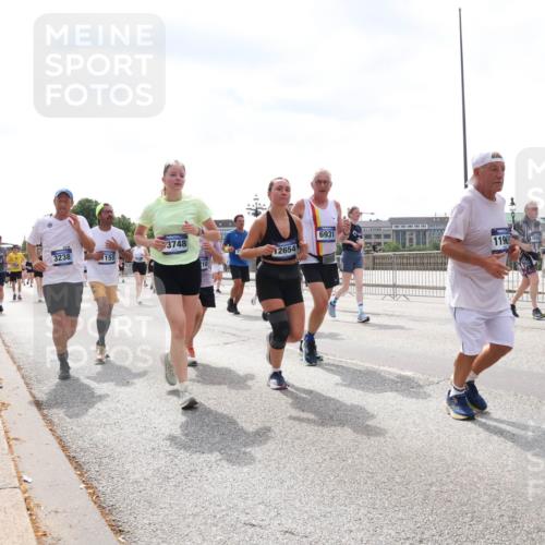 29.06.2025 - hella hamburg halbmarathon Lena Gebhardt http://msf.ph/oto/8427895 29.06.2025 10:43:41 Lombardsbrücke 3238, 1155, 3748, 10, 12654, 6931, 1196, 1020, 1023, 1026, 1095, 1155, 1306, 1310, 1400, 1459, 1816, 1878, 2073, 2733, 3238, 3288, 3329, 3390, 3597, 3638, 4056, 4302, 4367, 4627, 4866, 5192, 5201, 5214, 5293, 5370, 5720, 5890, 6012, 6036, 6096, 6226, 6334, 6440, 6895, 6931, 6971, 6973, 7197, 7205, 7206, 7489, 7504, 7872, 7926, 8000, 8058, 8135, 8233, 8408, 8435, 8504, 8870, 9639, 9641, 9704, 9831, 9976, 10083, 10097, 10200, 10202 meine-sportfotos.de