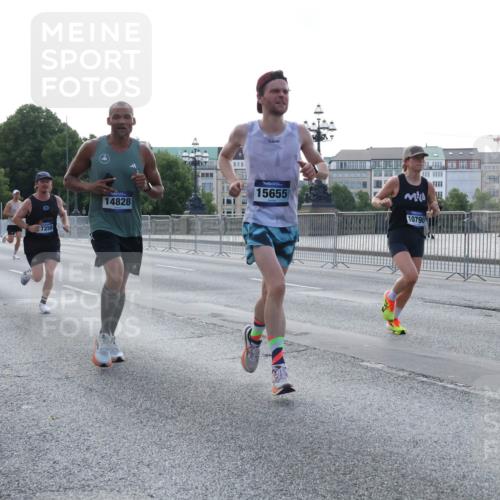 29.06.2025 - hella hamburg halbmarathon Lena Gebhardt http://msf.ph/oto/8427896 29.06.2025 09:44:17 Lombardsbrücke 10106, 7258, 14828, 15655, 10790, 1122, 1953, 2483, 2879, 3075, 3189, 3379, 3968, 5308, 5344, 7231, 7793, 8376, 8975, 9047, 9079, 10106, 10173, 10222, 10655, 10790, 11150, 11877, 13383, 13606, 13779, 14828, 15655, 16118, 17040, 17258, 18832, 19114 meine-sportfotos.de