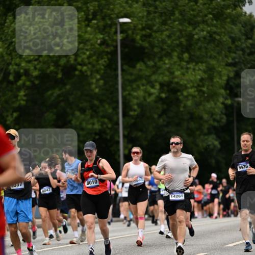 29.06.2025 - hella hamburg halbmarathon Dr. Thomas Lammeyer http://msf.ph/oto/8427904 29.06.2025 10:51:01 Kennedybrücke 1004, 1033, 1100, 1104, 1429, 1867, 1868, 1924, 1999, 2423, 2662, 2665, 2697, 2773, 2813, 3410, 3896, 4104, 4202, 4296, 4306, 4317, 4448, 4483, 4572, 5635, 5769, 5770, 5854, 5892, 6392, 6623, 7073, 7268, 7364, 7368, 7374, 8010, 8047, 8486, 8706, 9120, 9121, 9243, 9337, 9426, 9445, 9774, 9949, 10030, 10327, 10329, 11253, 11361, 11408 meine-sportfotos.de