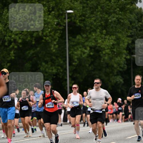 29.06.2025 - hella hamburg halbmarathon Dr. Thomas Lammeyer http://msf.ph/oto/8427914 29.06.2025 10:51:01 Kennedybrücke 1004, 1033, 1100, 1104, 1429, 1867, 1868, 1924, 1999, 2423, 2662, 2665, 2697, 2773, 2813, 3410, 3896, 4104, 4202, 4296, 4306, 4317, 4448, 4483, 4572, 5635, 5769, 5770, 5854, 5892, 6392, 6623, 7073, 7268, 7364, 7368, 7374, 8010, 8047, 8486, 8706, 9120, 9121, 9243, 9337, 9426, 9445, 9774, 9949, 10030, 10327, 10329, 11253, 11361, 11408 meine-sportfotos.de