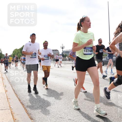 29.06.2025 - hella hamburg halbmarathon Lena Gebhardt http://msf.ph/oto/8428001 29.06.2025 10:43:42 Lombardsbrücke 3238, 3238, 1155, 13748, 983, 1265, 1023, 1026, 1095, 1155, 1306, 1310, 1400, 1459, 1816, 1878, 2073, 2733, 3238, 3288, 3329, 3390, 3597, 4056, 4367, 4627, 4866, 5001, 5192, 5201, 5214, 5293, 5370, 5720, 5890, 6012, 6036, 6096, 6226, 6334, 6440, 6895, 6931, 6971, 6973, 7197, 7205, 7206, 7489, 7504, 7872, 7926, 8000, 8058, 8135, 8233, 8408, 8435, 8504, 8870, 9073, 9639, 9641, 9704, 9831, 9879, 9976, 10083, 10097, 10200, 10202 meine-sportfotos.de