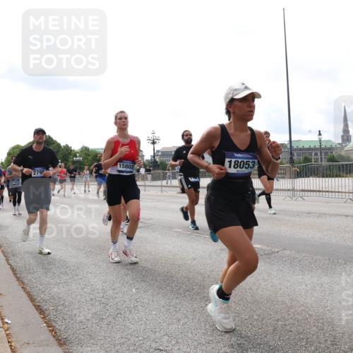 29.06.2025 - hella hamburg halbmarathon Lena Gebhardt http://msf.ph/oto/8428017 29.06.2025 10:19:33 Lombardsbrücke 14808, 2795, 15802, 7700, 18053, 1145, 1332, 1534, 1708, 1718, 1755, 2017, 2311, 2357, 2405, 2441, 2589, 2795, 2812, 2895, 2918, 2993, 2995, 3446, 3678, 4108, 4110, 4170, 4562, 4570, 4722, 4979, 5034, 5035, 5080, 5098, 5123, 5178, 5251, 5429, 5449, 5849, 5878, 6444, 6477, 6482, 6542, 6796, 6797, 6872, 6874, 6939, 7143, 7248, 7249, 7836, 7917, 8146, 8427, 8537, 8575, 8761, 8778, 9252, 9652, 9856, 10039, 10124, 10129, 10349, 10540, 10594 meine-sportfotos.de