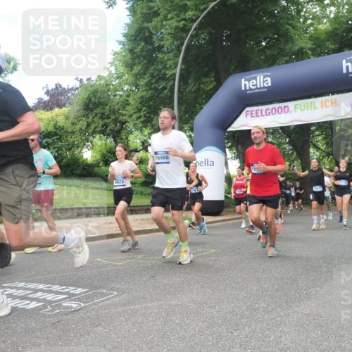 29.06.2025 - hella hamburg halbmarathon KatJ http://msf.ph/oto/8428060 29.06.2025 10:40:27 Zwischen KM18-KM19 1061, 1499, 1549, 2074, 2082, 4770, 6511, 6512, 6628, 6897, 7177, 7274 meine-sportfotos.de
