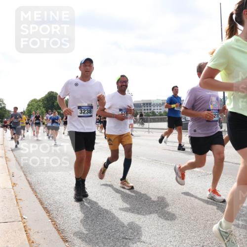 29.06.2025 - hella hamburg halbmarathon Lena Gebhardt http://msf.ph/oto/8428067 29.06.2025 10:43:42 Lombardsbrücke 3238, 3238, 15, 3748, 1310, 210, 1023, 1026, 1095, 1155, 1306, 1310, 1400, 1459, 1816, 1878, 2073, 2733, 3238, 3288, 3329, 3390, 3597, 4056, 4367, 4627, 4866, 5001, 5192, 5201, 5214, 5293, 5370, 5720, 5890, 6012, 6036, 6096, 6226, 6334, 6440, 6895, 6931, 6971, 6973, 7197, 7205, 7206, 7489, 7504, 7872, 7926, 8000, 8058, 8135, 8233, 8408, 8435, 8504, 8870, 9073, 9639, 9641, 9704, 9831, 9879, 9976, 10083, 10097, 10200, 10202 meine-sportfotos.de