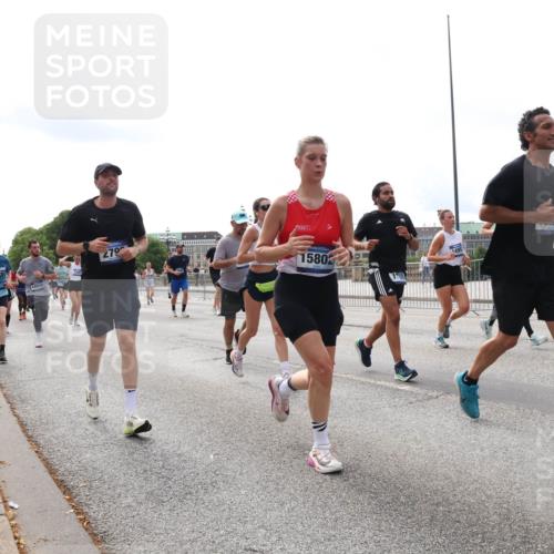 29.06.2025 - hella hamburg halbmarathon Lena Gebhardt http://msf.ph/oto/8428081 29.06.2025 10:19:34 Lombardsbrücke 270, 15802, 1145, 1332, 1534, 1708, 1718, 1755, 2017, 2311, 2357, 2405, 2441, 2589, 2795, 2812, 2895, 2918, 2993, 2995, 3446, 3678, 4108, 4110, 4170, 4562, 4570, 4722, 4979, 5034, 5035, 5080, 5098, 5123, 5178, 5251, 5429, 5449, 5849, 5878, 6444, 6477, 6482, 6542, 6796, 6797, 6872, 6874, 6939, 7143, 7248, 7249, 7836, 7917, 8146, 8427, 8537, 8575, 8761, 8778, 9252, 9652, 9856, 10039, 10124, 10129, 10349, 10540, 10594 meine-sportfotos.de