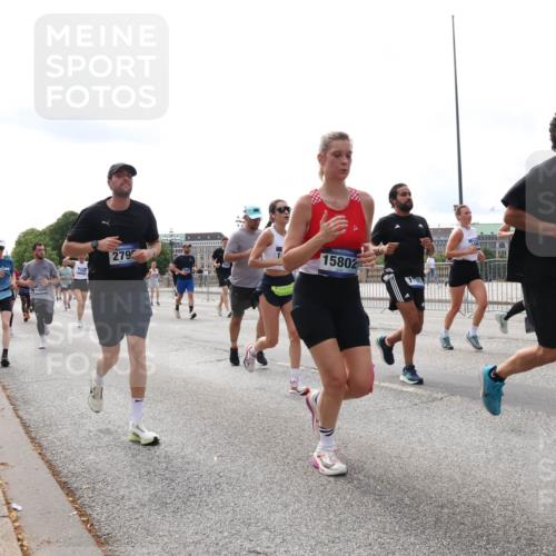 29.06.2025 - hella hamburg halbmarathon Lena Gebhardt http://msf.ph/oto/8428105 29.06.2025 10:19:34 Lombardsbrücke 14808, 279, 15802, 1145, 1332, 1534, 1708, 1718, 1755, 2017, 2311, 2357, 2405, 2441, 2589, 2795, 2812, 2895, 2918, 2993, 2995, 3446, 3678, 4108, 4110, 4170, 4562, 4570, 4722, 4979, 5034, 5035, 5080, 5098, 5123, 5178, 5251, 5429, 5449, 5849, 5878, 6444, 6477, 6482, 6542, 6796, 6797, 6872, 6874, 6939, 7143, 7248, 7249, 7836, 7917, 8146, 8427, 8537, 8575, 8761, 8778, 9252, 9652, 9856, 10039, 10124, 10129, 10349, 10540, 10594 meine-sportfotos.de