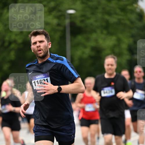 29.06.2025 - hella hamburg halbmarathon Dr. Thomas Lammeyer http://msf.ph/oto/8428114 29.06.2025 10:51:05 Kennedybrücke 1004, 1033, 1100, 1104, 1371, 1375, 1429, 1837, 1867, 1868, 1924, 1999, 2423, 2662, 2665, 2697, 2773, 2813, 3410, 3896, 4104, 4306, 4317, 4448, 4483, 4572, 5635, 5769, 5770, 5854, 5892, 6392, 6485, 6623, 7073, 7268, 7364, 7368, 7374, 7430, 7431, 8010, 8047, 8486, 8706, 9120, 9121, 9337, 9426, 9445, 9774, 9949, 10030, 10327, 10329, 11253, 11361, 11408 meine-sportfotos.de