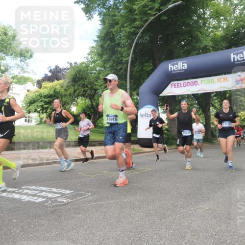 29.06.2025 - hella hamburg halbmarathon KatJ http://msf.ph/oto/8428120 29.06.2025 10:40:29 Zwischen KM18-KM19 1061, 1499, 1549, 2074, 4770, 6628, 6877, 6897 meine-sportfotos.de