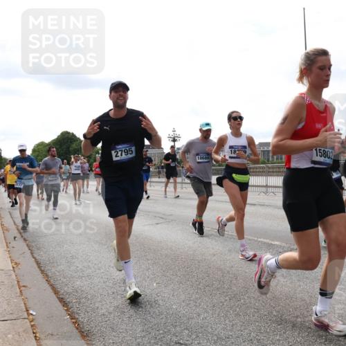 29.06.2025 - hella hamburg halbmarathon Lena Gebhardt http://msf.ph/oto/8428131 29.06.2025 10:19:34 Lombardsbrücke 14808, 2795, 18686, 189, 15802, 1145, 1332, 1534, 1708, 1718, 1755, 2017, 2311, 2357, 2405, 2441, 2589, 2795, 2812, 2895, 2918, 2993, 2995, 3446, 3678, 4108, 4110, 4170, 4562, 4570, 4722, 4979, 5034, 5035, 5080, 5098, 5123, 5178, 5251, 5429, 5449, 5849, 5878, 6444, 6477, 6482, 6542, 6796, 6797, 6872, 6874, 6939, 7143, 7248, 7249, 7836, 7917, 8146, 8427, 8537, 8575, 8761, 8778, 9252, 9652, 9856, 10039, 10124, 10129, 10349, 10540, 10594 meine-sportfotos.de