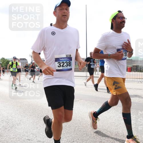 29.06.2025 - hella hamburg halbmarathon Lena Gebhardt http://msf.ph/oto/8428173 29.06.2025 10:43:43 Lombardsbrücke 5226, 10325, 3238, 3238, 1714, 155, 1023, 1026, 1095, 1155, 1306, 1310, 1400, 1459, 1816, 1878, 2073, 2733, 3238, 3288, 3329, 3390, 3597, 4056, 4367, 4627, 4866, 5001, 5192, 5201, 5214, 5293, 5370, 5720, 5890, 6012, 6036, 6096, 6226, 6334, 6440, 6895, 6931, 6971, 6973, 7197, 7205, 7206, 7489, 7504, 7872, 7926, 8000, 8058, 8135, 8233, 8408, 8504, 8870, 9073, 9639, 9641, 9704, 9831, 9879, 9976, 10083, 10097, 10200, 10202 meine-sportfotos.de