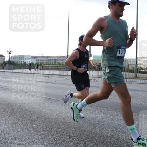 29.06.2025 - hella hamburg halbmarathon Lena Gebhardt http://msf.ph/oto/8428198 29.06.2025 09:44:19 Lombardsbrücke 17, 1010, 1122, 1953, 2483, 2879, 3075, 3189, 3379, 3968, 5308, 5344, 7231, 7793, 8376, 8975, 9047, 9079, 10106, 10173, 10222, 10655, 10790, 11150, 11877, 13383, 13606, 13779, 14828, 15576, 15655, 16118, 17258, 18699, 19114 meine-sportfotos.de