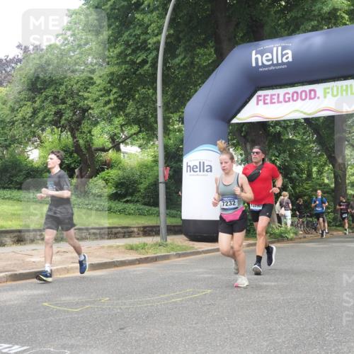 29.06.2025 - hella hamburg halbmarathon KatJ http://msf.ph/oto/8428205 29.06.2025 10:40:33 Zwischen KM18-KM19 1499, 2074, 3999, 6877, 6897, 7232 meine-sportfotos.de