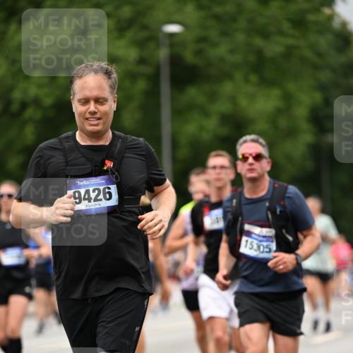29.06.2025 - hella hamburg halbmarathon Dr. Thomas Lammeyer http://msf.ph/oto/8428210 29.06.2025 10:51:07 Kennedybrücke 1004, 1033, 1100, 1104, 1371, 1375, 1429, 1608, 1837, 1924, 1961, 1999, 2423, 2662, 2665, 2697, 2773, 2813, 3410, 3896, 4104, 4306, 4317, 4448, 4483, 5635, 5769, 5770, 5854, 5892, 6392, 6485, 6623, 7073, 7268, 7364, 7368, 7374, 7430, 7431, 8010, 8047, 8486, 8706, 8967, 9120, 9121, 9337, 9426, 9445, 9774, 9949, 10329, 11160, 11361, 11408 meine-sportfotos.de