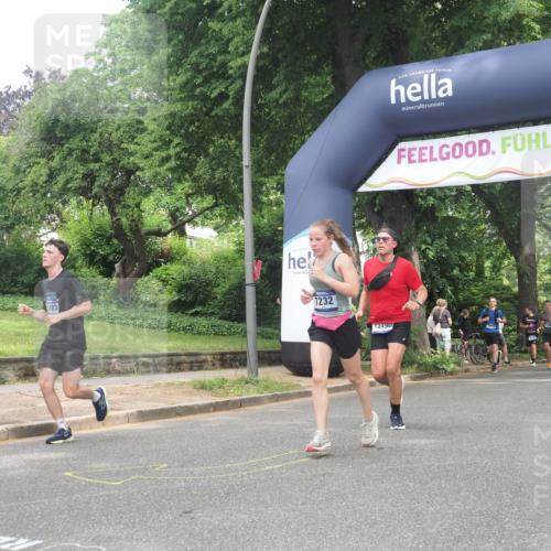 29.06.2025 - hella hamburg halbmarathon KatJ http://msf.ph/oto/8428213 29.06.2025 10:40:33 Zwischen KM18-KM19 1499, 2074, 3999, 6877, 6897, 7232 meine-sportfotos.de
