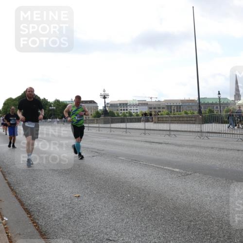 29.06.2025 - hella hamburg halbmarathon Lena Gebhardt http://msf.ph/oto/8428229 29.06.2025 10:06:50 Lombardsbrücke 18828, 5807, 1766, 1993, 4666, 5807, 5845, 5951, 6572, 6664, 7503, 8290, 8744, 8960, 9560, 10214, 10283, 10297, 10736, 10886, 12371, 12418, 12550, 13475, 14607, 15377, 15858, 16554, 16692, 16933, 17059, 17174, 17895, 18042, 18316, 18343, 18381, 18575, 18577, 18652, 18828, 18910, 18913 meine-sportfotos.de