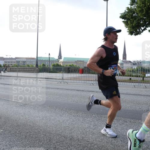 29.06.2025 - hella hamburg halbmarathon Lena Gebhardt http://msf.ph/oto/8428254 29.06.2025 09:44:20 Lombardsbrücke 1122, 1953, 2483, 2879, 3075, 3189, 3379, 3968, 5308, 5344, 7231, 7793, 8376, 8975, 9047, 9079, 10106, 10173, 10222, 10655, 10790, 11150, 11877, 13383, 13606, 13779, 14828, 15576, 15655, 16118, 17258, 17354, 18699, 19114 meine-sportfotos.de