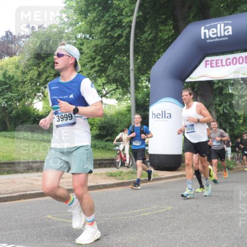 29.06.2025 - hella hamburg halbmarathon KatJ http://msf.ph/oto/8428284 29.06.2025 10:40:37 Zwischen KM18-KM19 3334, 3999, 6877, 7232, 7918 meine-sportfotos.de