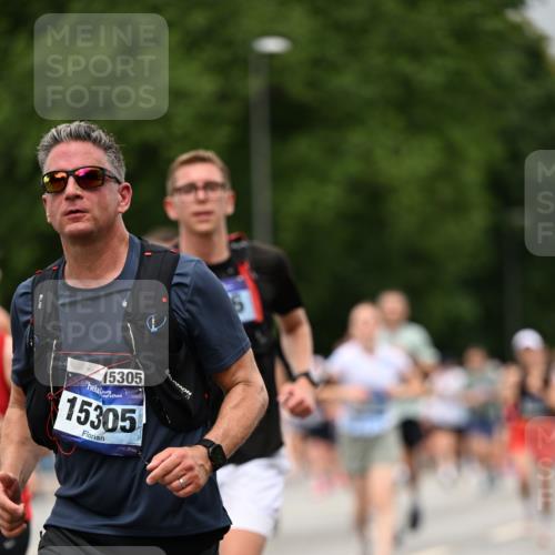 29.06.2025 - hella hamburg halbmarathon Dr. Thomas Lammeyer http://msf.ph/oto/8428296 29.06.2025 10:51:09 Kennedybrücke 1004, 1033, 1100, 1104, 1371, 1375, 1429, 1608, 1837, 1961, 1999, 2327, 2423, 2662, 2665, 2697, 2813, 3410, 3896, 4104, 4306, 4317, 4448, 4483, 5635, 5697, 5769, 5770, 5854, 5892, 6392, 6485, 6623, 7073, 7268, 7364, 7368, 7374, 7430, 7431, 8010, 8047, 8486, 8706, 8967, 9120, 9121, 9337, 9426, 9774, 9949, 10329, 10514, 10515, 11160, 11361, 11408 meine-sportfotos.de