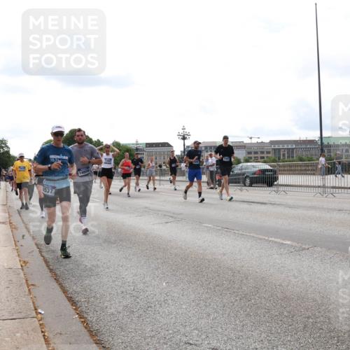 29.06.2025 - hella hamburg halbmarathon Lena Gebhardt http://msf.ph/oto/8428303 29.06.2025 10:19:35 Lombardsbrücke 70, 31, 8537, 14808, 13567, 1145, 1332, 1534, 1708, 1718, 1755, 2017, 2311, 2357, 2405, 2441, 2589, 2795, 2812, 2895, 2918, 2993, 2995, 3446, 3678, 4108, 4110, 4170, 4562, 4570, 4722, 4979, 5034, 5035, 5080, 5098, 5123, 5178, 5251, 5429, 5449, 5849, 5878, 6444, 6477, 6482, 6542, 6796, 6797, 6872, 6874, 6939, 7143, 7248, 7249, 7836, 7917, 8146, 8427, 8537, 8575, 8761, 8778, 9252, 9652, 9856, 10039, 10124, 10129, 10349, 10540, 10594 meine-sportfotos.de